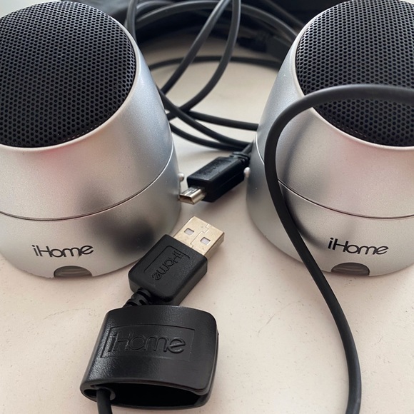 I home79 portable, rechargeable speakers - Picture 3 of 6